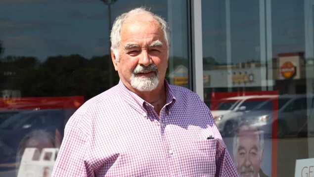 Une photo de Gerry Lowe. Une photo de Gerry Lowe.