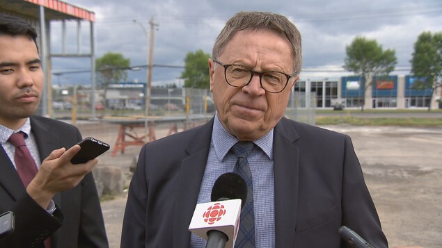 Gilles Lehouillier, maire de Lévis Gilles Lehouillier, maire de Lévis