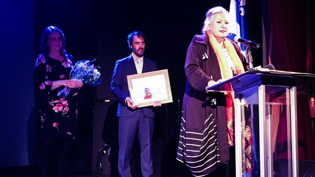 Ginette Reno a accepté la distinction du Mouvement national des Québécoises et Québécois avec beaucoup d'émotions.