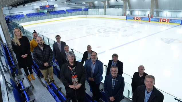 La nouvelle glace de dimension olympique est inaugurée à Rivière-du-Loup
