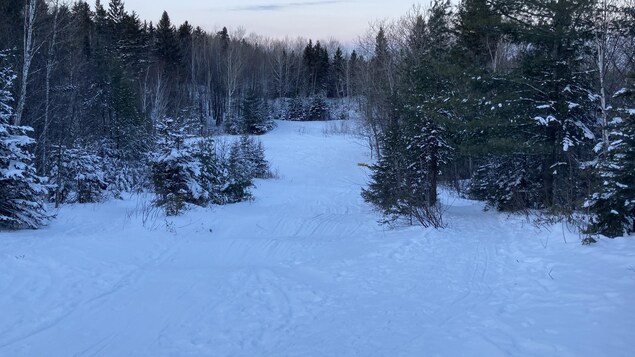 Une glissade de neige vue d'en haut