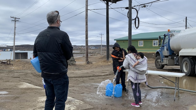 L’ancienne médecin hygiéniste critique la gestion de la crise de l’eau d’Iqaluit