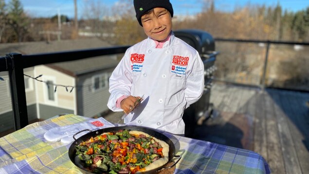 La pizza sur pain banique d’un jeune de Yellowknife prisée dans un concours national
