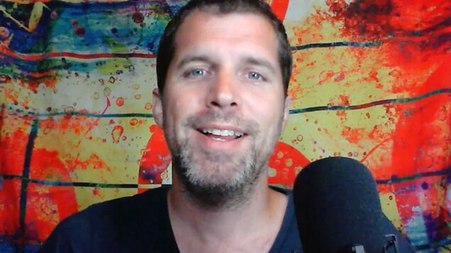 Un conseiller municipal non vacciné obtient gain de cause