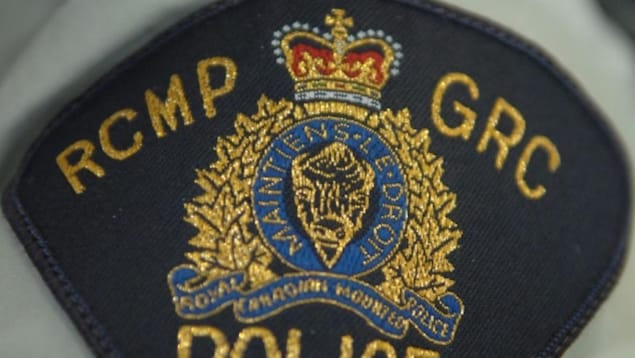 L'écusson de la Gendarmerie royale du Canada.