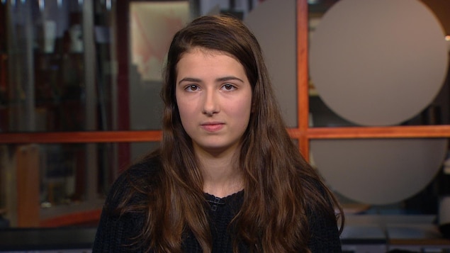 Maria-Alexandra Craciun, étudiante en techniques de travail social au cégep du Vieux-Montréal et représentante du Comité unitaire sur le travail étudiant.
