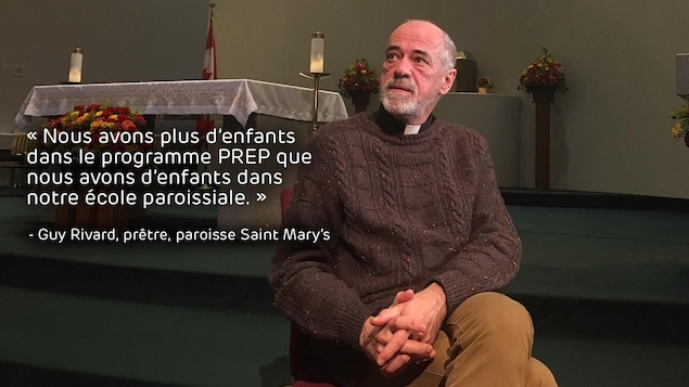 Guy Rivard assis dans une église, avec une citation incrustée dans l'image: « Nous avons plus d’enfants dans le programme PREP que nous avons d’enfants dans notre école paroissiale. » Guy Rivard assis dans une église, avec une citation incrustée dans l'image: « Nous avons plus d’enfants dans le programme PREP que nous avons d’enfants dans notre école paroissiale. »