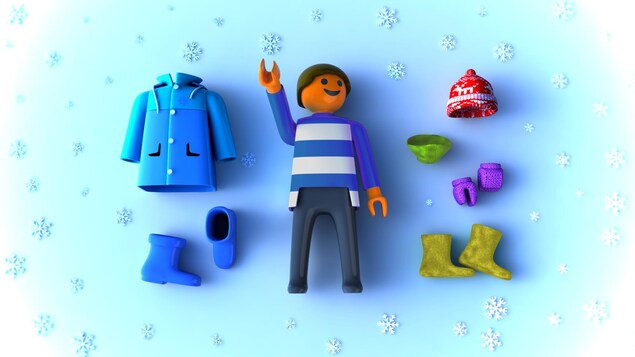 Les articles essentiels de l'hiver sont le manteau, les bottes, les mitaines, la tuque, le cache-cou et les chaussettes.