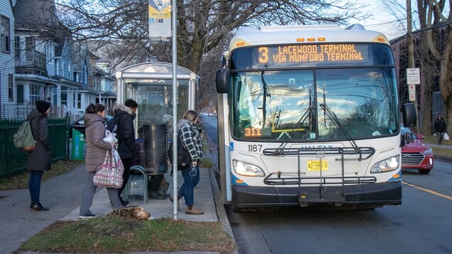 Plusieurs circuits des autobus publics changent à Halifax