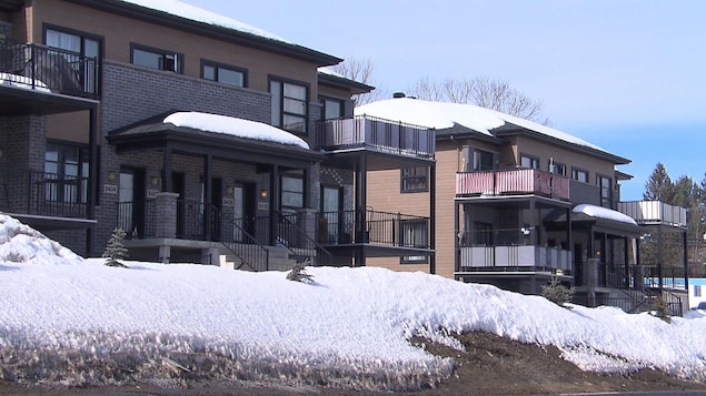 Recul marqué des ventes de propriétés le mois dernier à Montréal et Québec