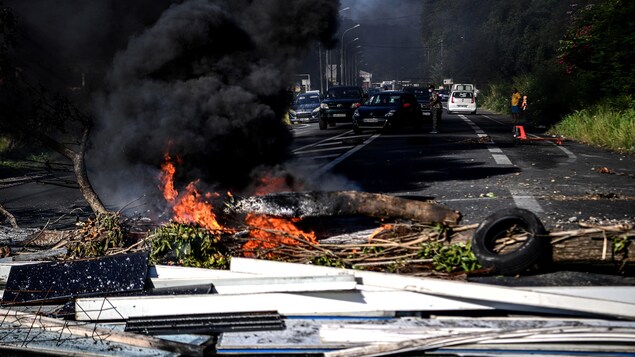 Antilles françaises : éruption de violences et tirs sur les forces de l’ordre
