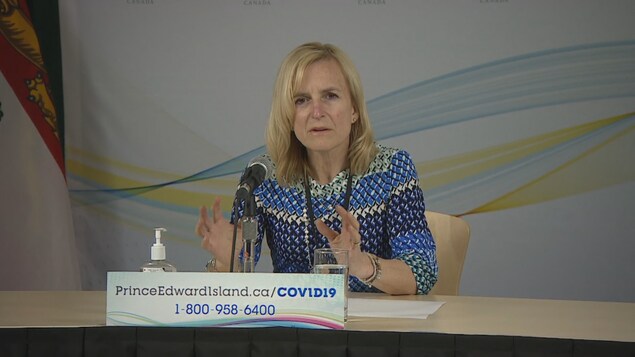 La médecin-hygiéniste en chef de l'Île-du-Prince-Édouard Heather Morrison.