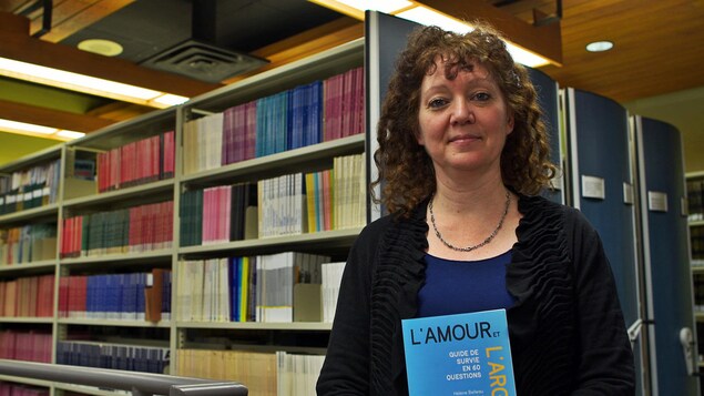 Portrait de Hélène Belleau, coauteure du livre « L’amour et l’argent : guide de survie en 60 questions » Portrait de Hélène Belleau, coauteure du livre « L’amour et l’argent : guide de survie en 60 questions »