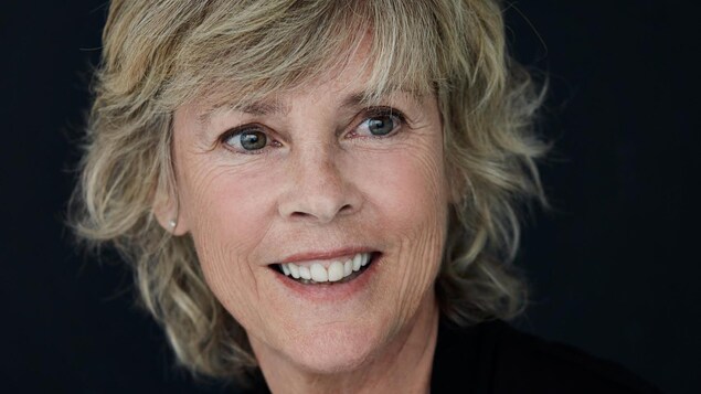 Portrait de la poète Hélène Dorion Portrait de la poète Hélène Dorion