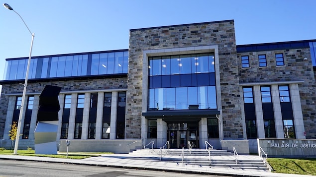 De nombreuses photos présentées au procès de Steve Lévesque, accusé de meurtre