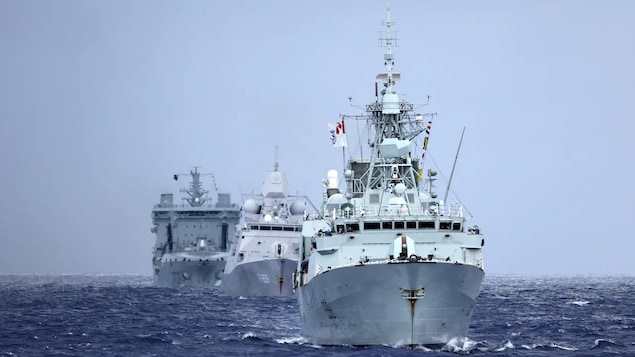 Ang warship na HMCS Winnipeg.