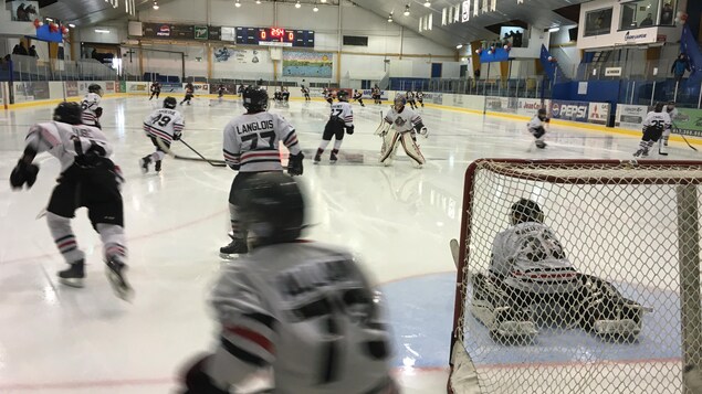 Des arénas ouverts plus longtemps en Mauricie pour prolonger la saison de hockey