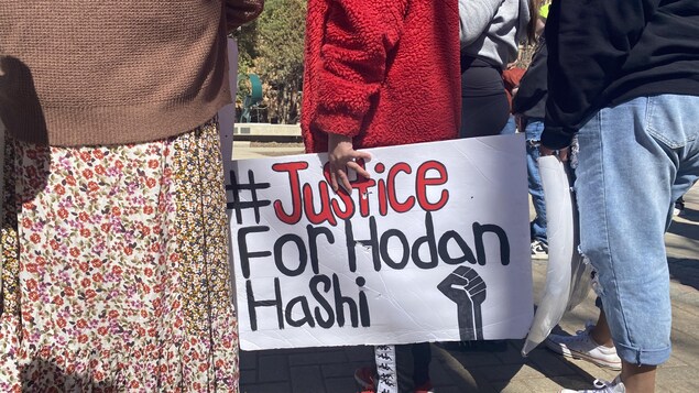 Colère en Saskatchewan et à Ottawa pour réclamer justice pour la famille de Hodan Hashi