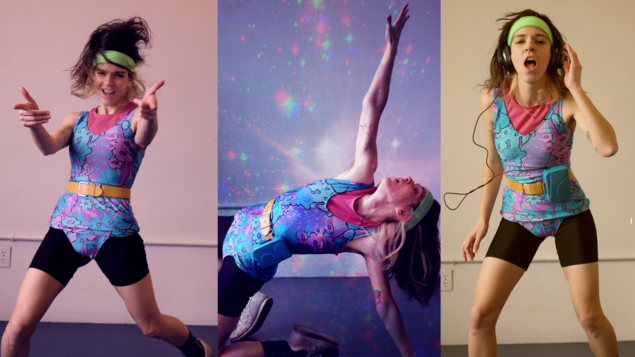 Trois photos juxtaposées d'une même jeune femme qui danse, vêtue d'une tenue de danse aérobique des années 80.