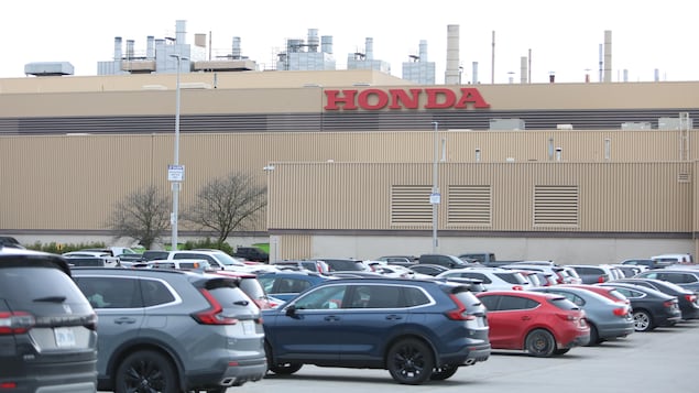 Devanture de l'une des usines de Honda à Alliston. 