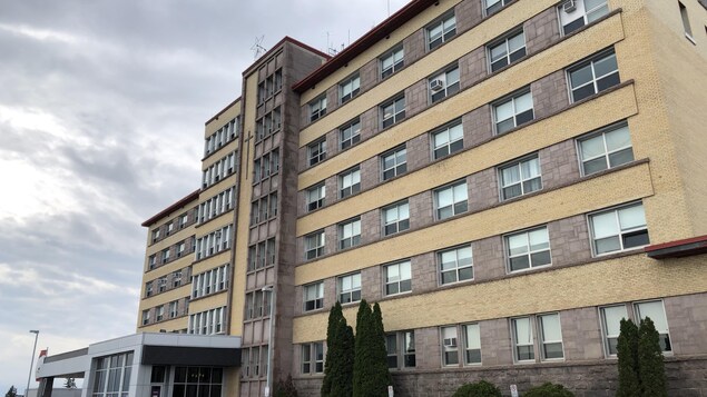 L'entrée de l'Hôpital d'Alma.