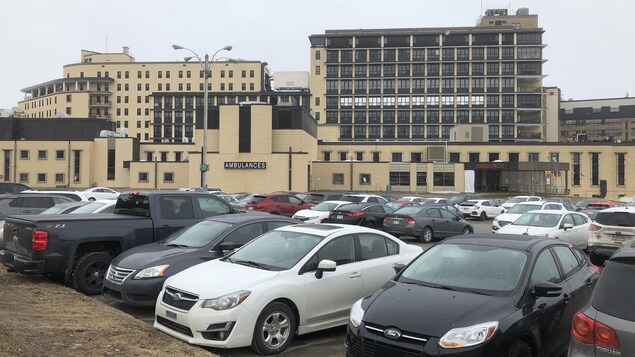 L'extérieur de l'hôpital de Chicoutimi.