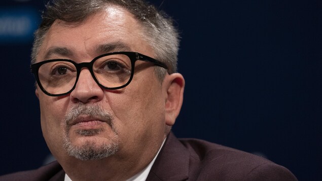 Gros plan du Dr Horacio Arruda.