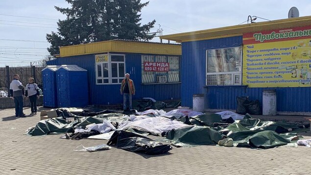 Ukraine : deux roquettes frappent une gare, faisant au moins 39 morts