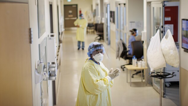 Hospitalisations et décès liés à la COVID-19 sont en baisse en Ontario