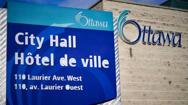 Les conseillers municipaux d’Ottawa adoptent le budget 2022