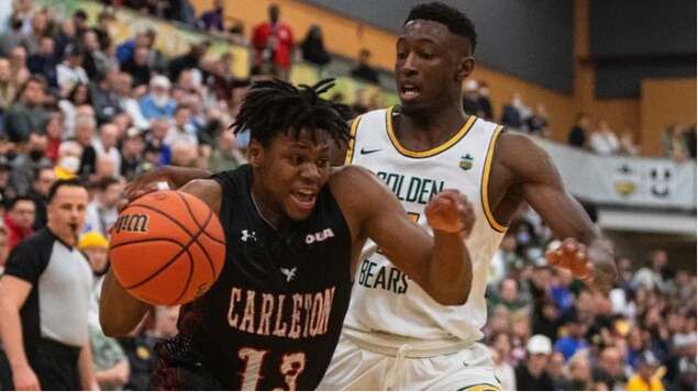 Les Huskies affronteront les Ravens à la finale de basketball universitaire masculin