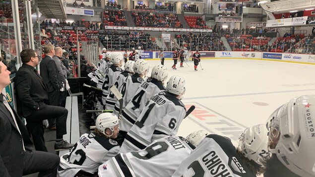 Les Olympiques poussent les Huskies au bord du gouffre