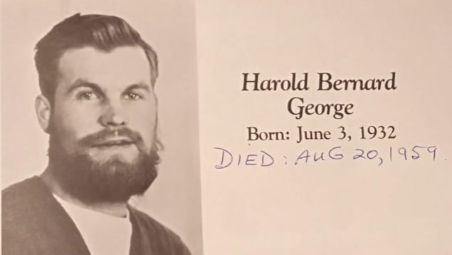 Carte avec photo indiquant la date de naissance et de mort de Harold Thompson. Carte avec photo indiquant la date de naissance et de mort de Harold Thompson.