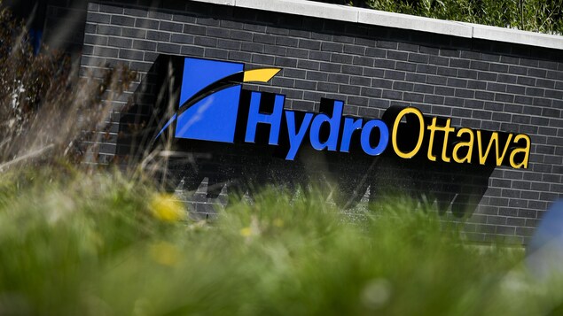Les employés d’Hydro Ottawa entament une grève qui pourrait perturber certains services