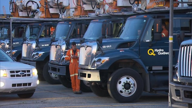 Des camions d'Hydro-Québec Des camions d'Hydro-Québec