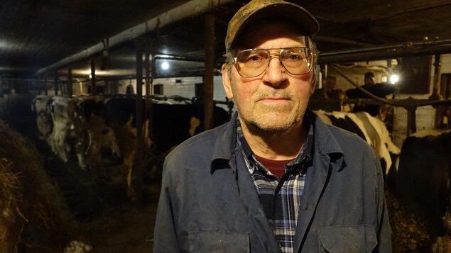 Le producteur laitier Rodney McAllister a refusé 4 millions de dollars pour la vente de sa ferme à Eversource. Le producteur laitier Rodney McAllister a refusé 4 millions de dollars pour la vente de sa ferme à Eversource.