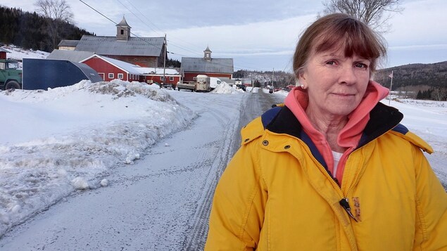 Cindy Lou Amey, productrice laitière à Pittsburgh, New Hampshire, près de la frontière canadienne. Cindy Lou Amey, productrice laitière à Pittsburgh, New Hampshire, près de la frontière canadienne.