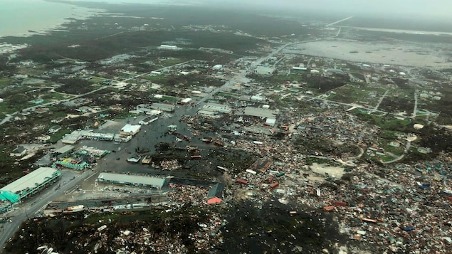 Des maisons ont été soufflées par l'ouragan Dorian. Des débris ont été jetés partout sur les îles Abacos.