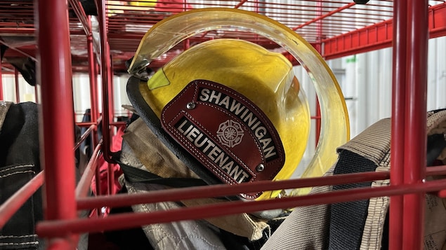 Un casque de pompier de Shawinigan.