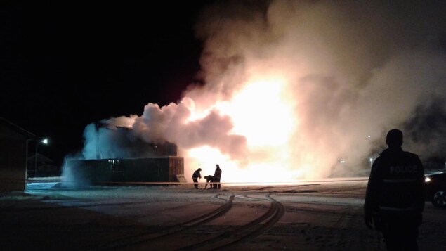 Le centre communautaire de Matimekush-Lac John détruit à la suite d’un incendie