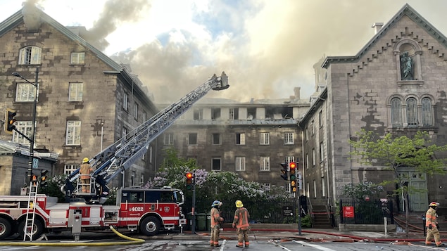 L’incendie du monastère du Bon-Pasteur dégrade la qualité de l’air, jugée « mauvaise »