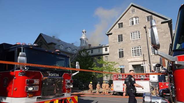 Plus de 150 pompiers mobilisés pour sauver un monastère historique, à Montréal