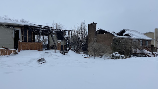 Deux résidences lourdement endommagées par un incendie à Alma