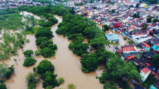 Brésil : 18 morts et 58 communes inondées sous des pluies torrentielles