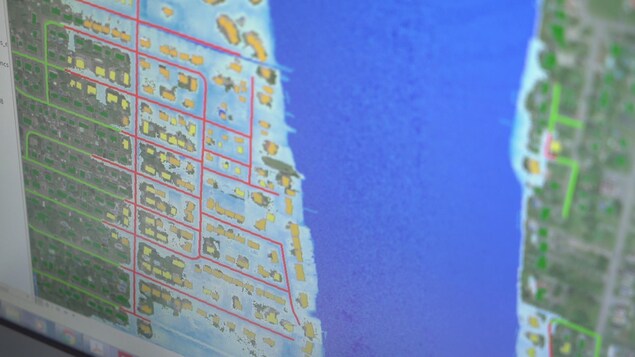Une carte sur un ordinateur Une carte sur un ordinateur