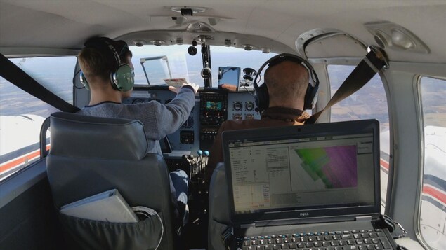 Deux hommes en avion Deux hommes en avion