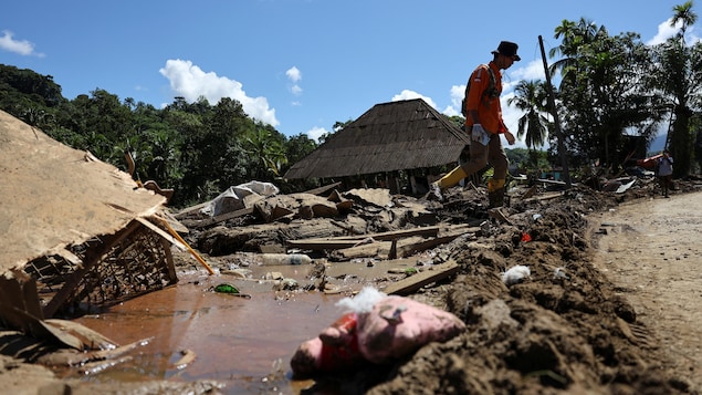 Plus de 1000 morts en Asie après des inondations dévastatrices