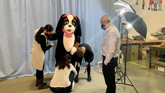 Une entreprise d’Edmonton passée maître dans l’art de fabriquer des mascottes