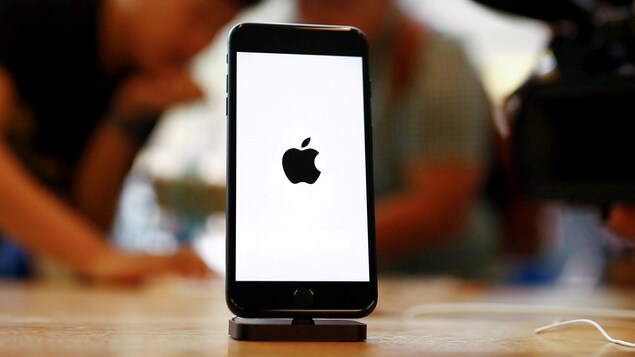 Un iPhone 7 dans un magasin
