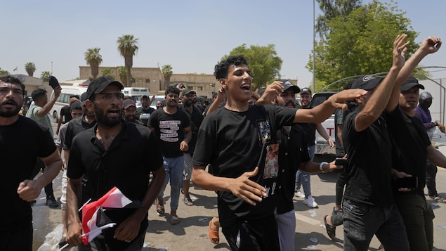 Des manifestants entament un sit-in devant la plus haute instance judiciaire d’Irak